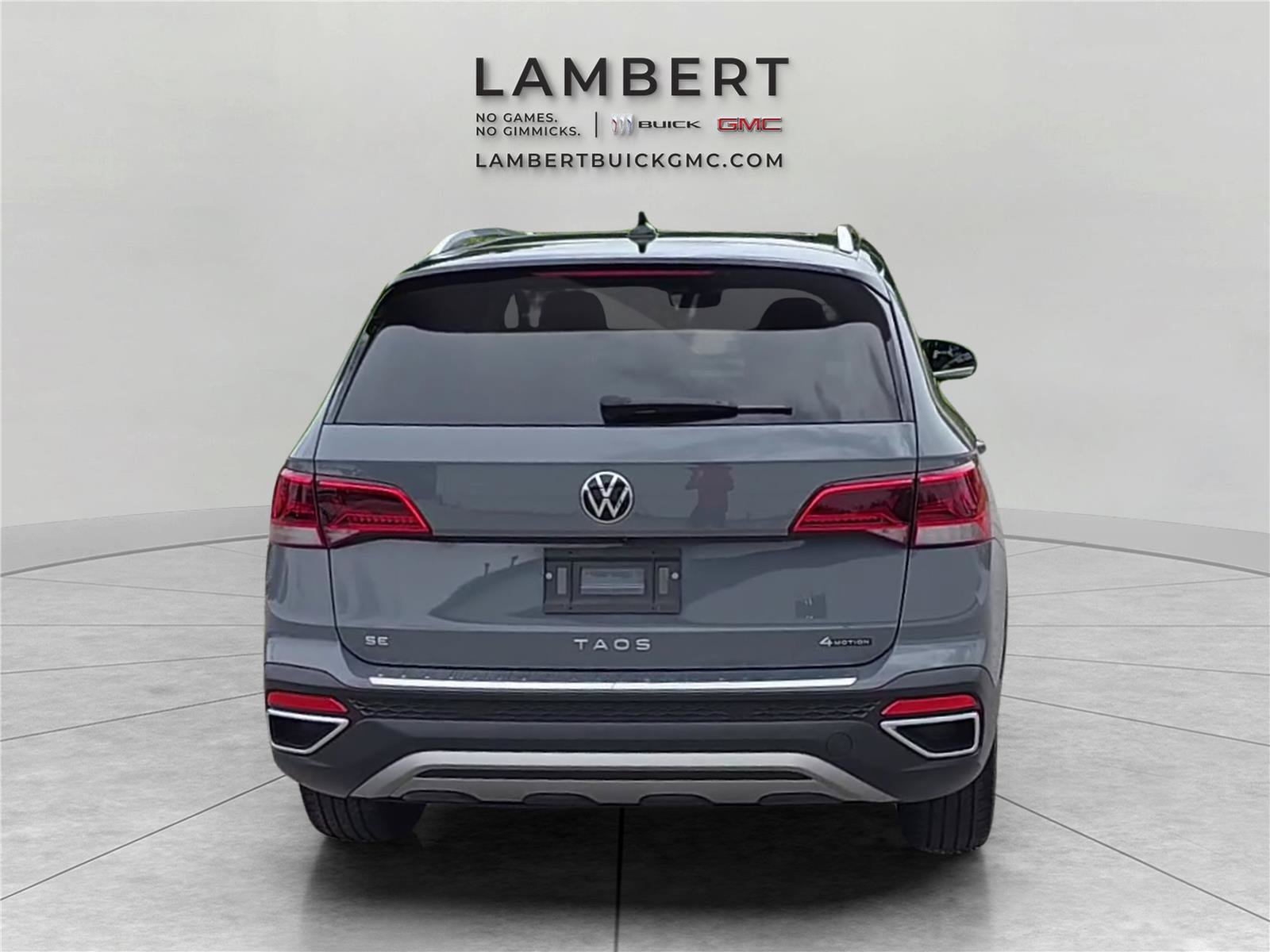 Used 2024 Volkswagen Taos SE w/ Panoramic Sunroof Package AWD/4WD image 4