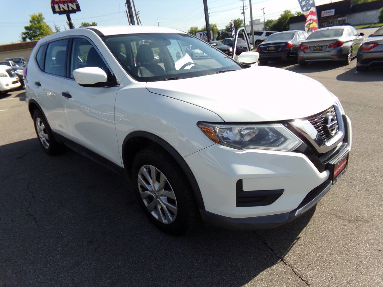 Used 2017 Nissan Rogue S image 31
