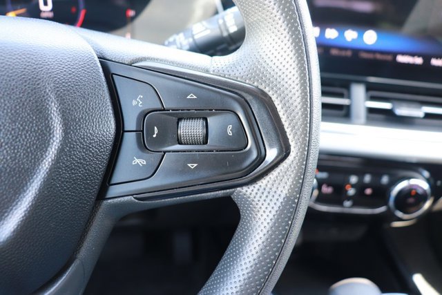 Used 2024 Chevrolet Trax LT FWD image 19