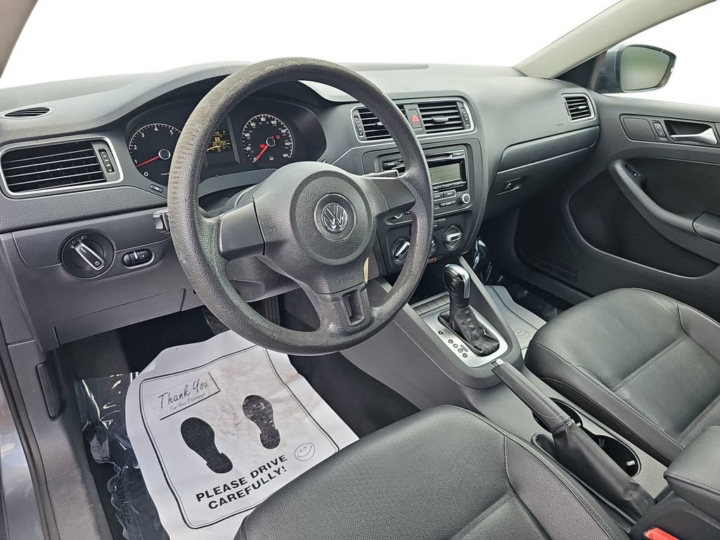 Used 2011 Volkswagen Jetta SE FWD image 17