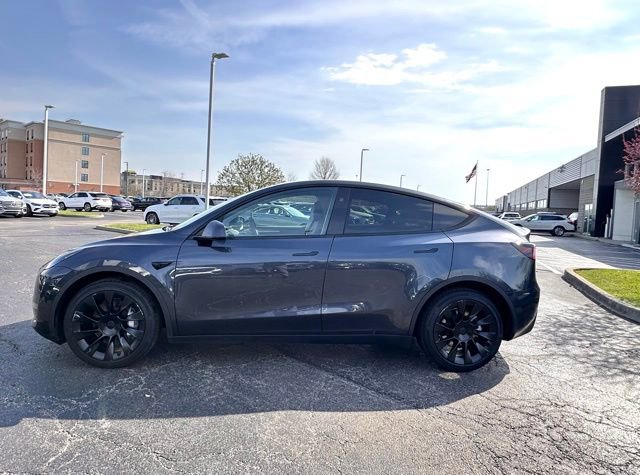Used 2024 Tesla Model Y Long Range image 3