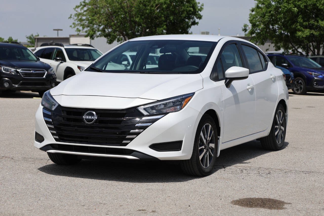 Used 2025 Nissan Versa SV w/ Trunk Package FWD image 6