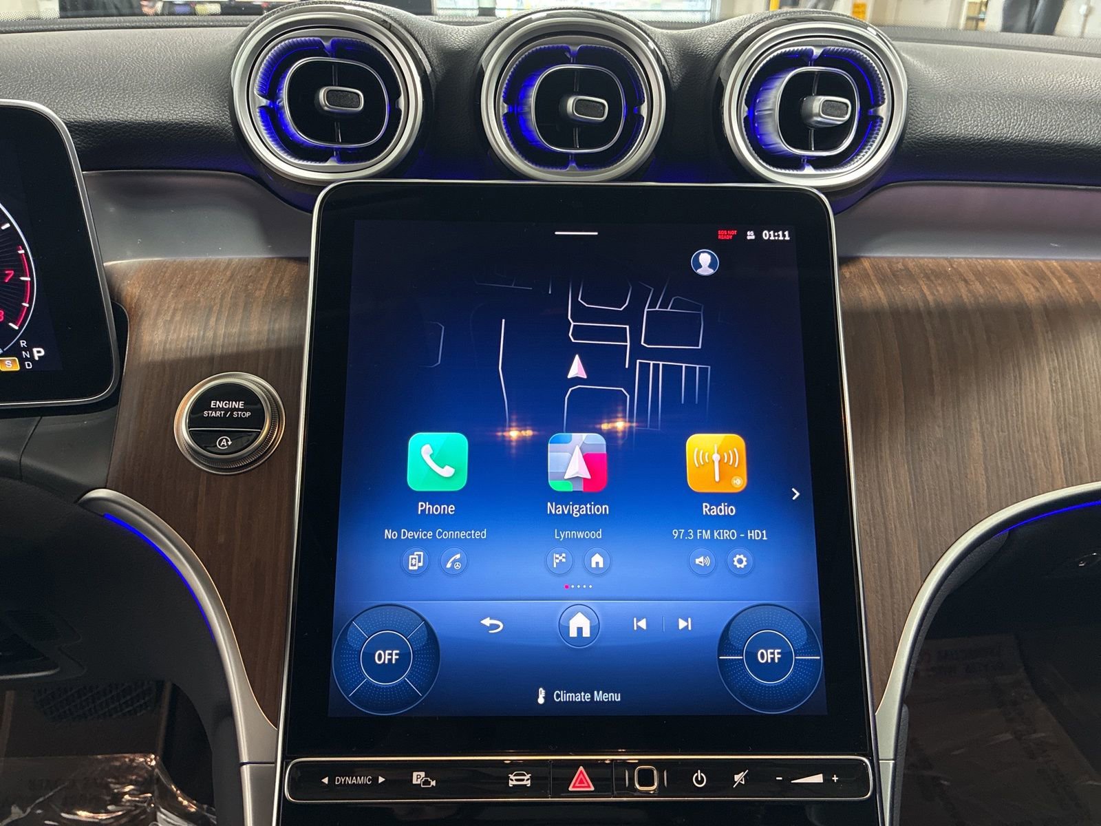 Used 2025 Mercedes-Benz GLC 300 4MATIC image 16