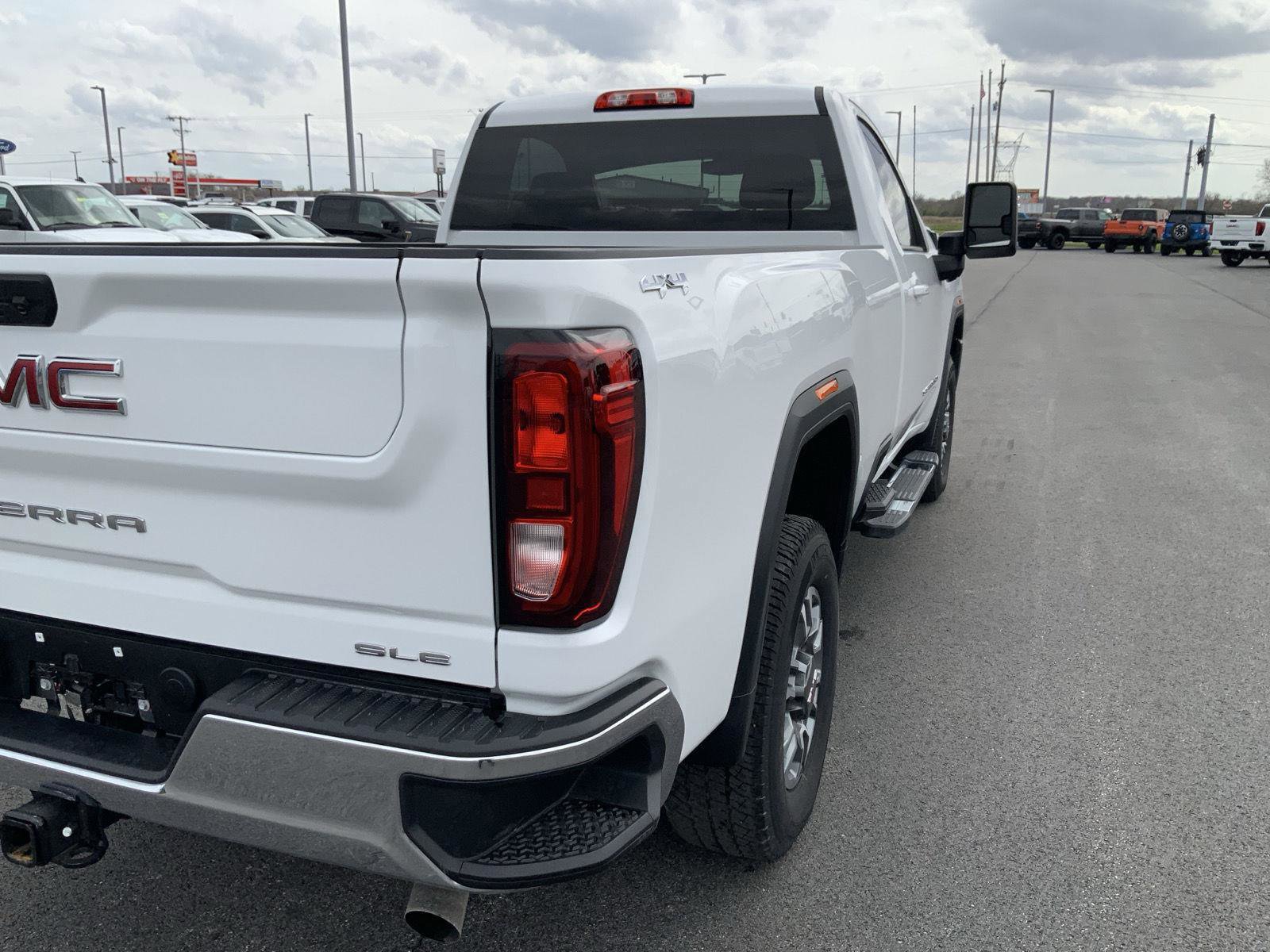 Used 2025 GMC Sierra 2500 SLE w/ SLE Convenience Package image 16