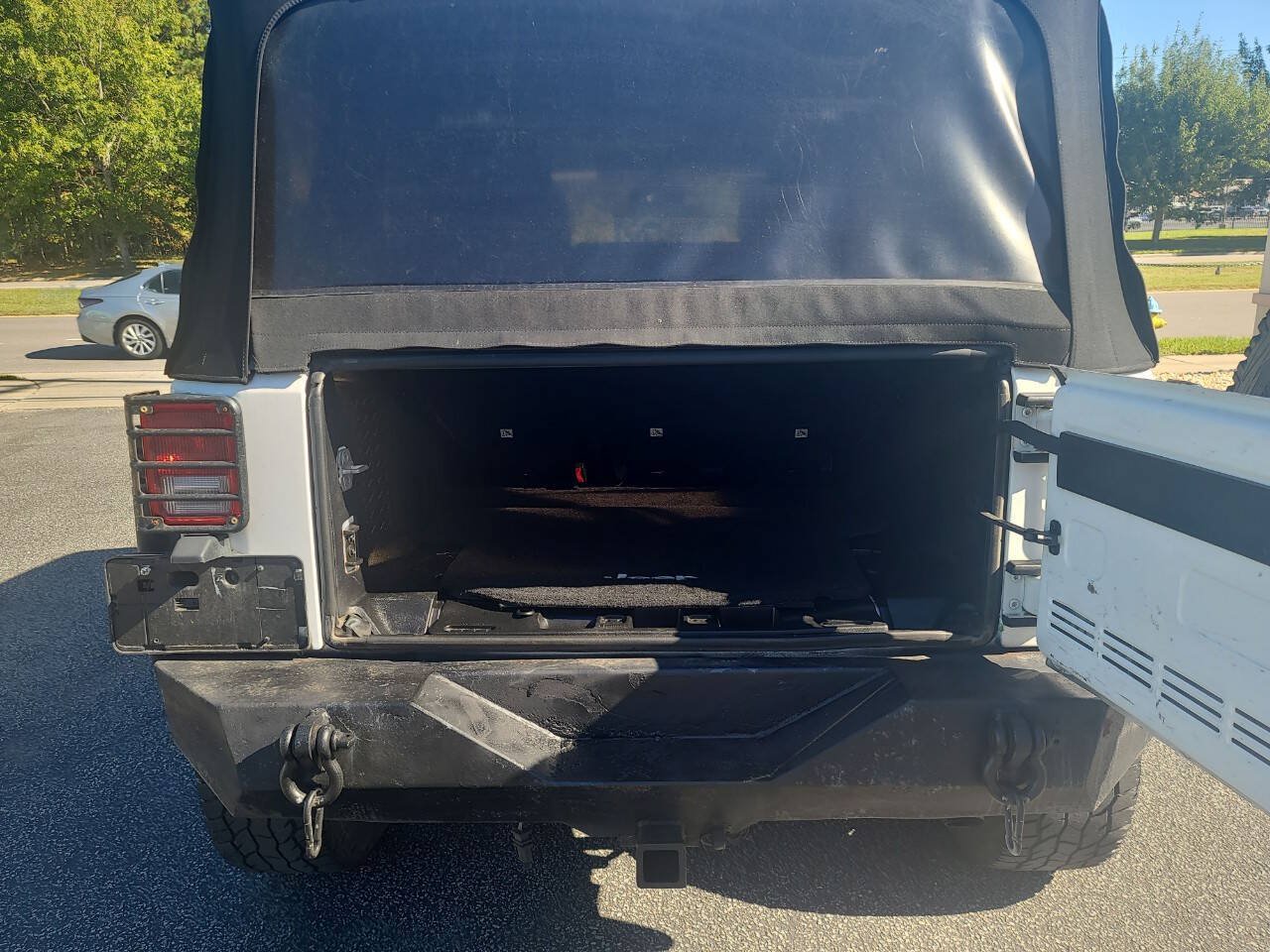 Used 2013 Jeep Wrangler Unlimited Sport AWD/4WD image 25