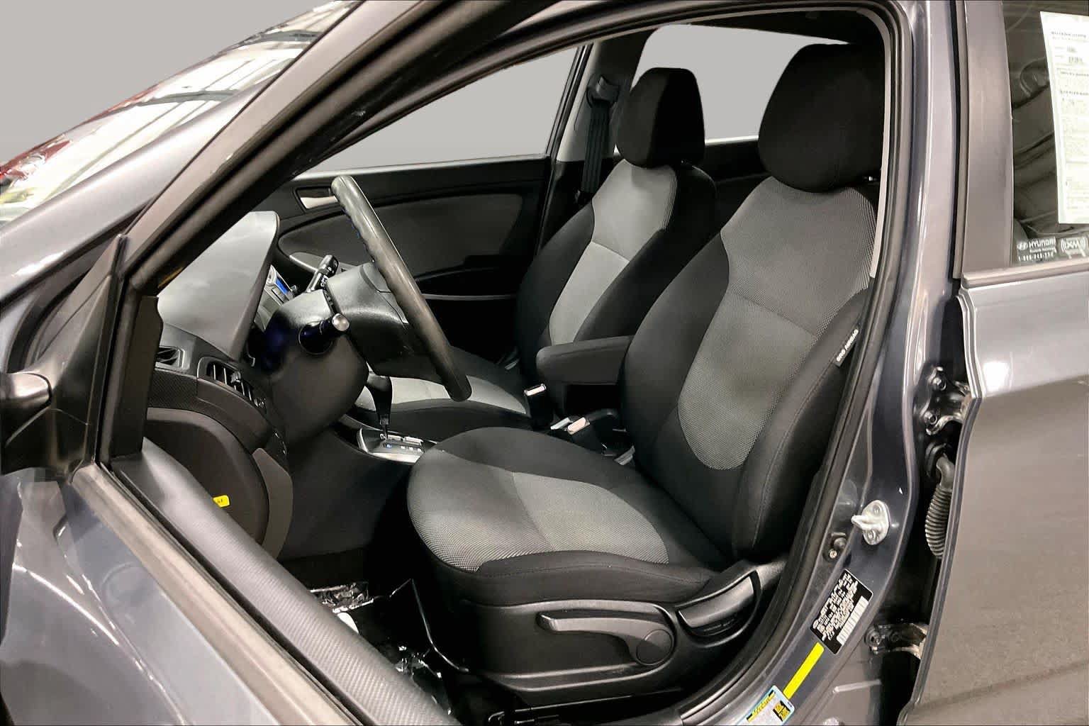 Used 2012 Hyundai Accent GS FWD image 8