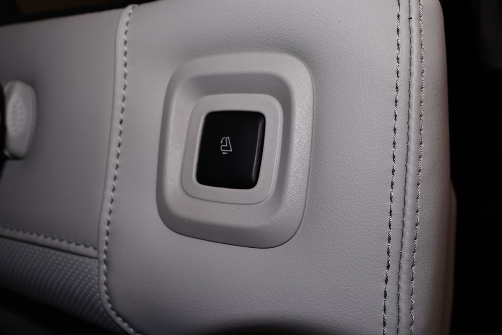 New 2026 Ford Expedition Platinum image 15