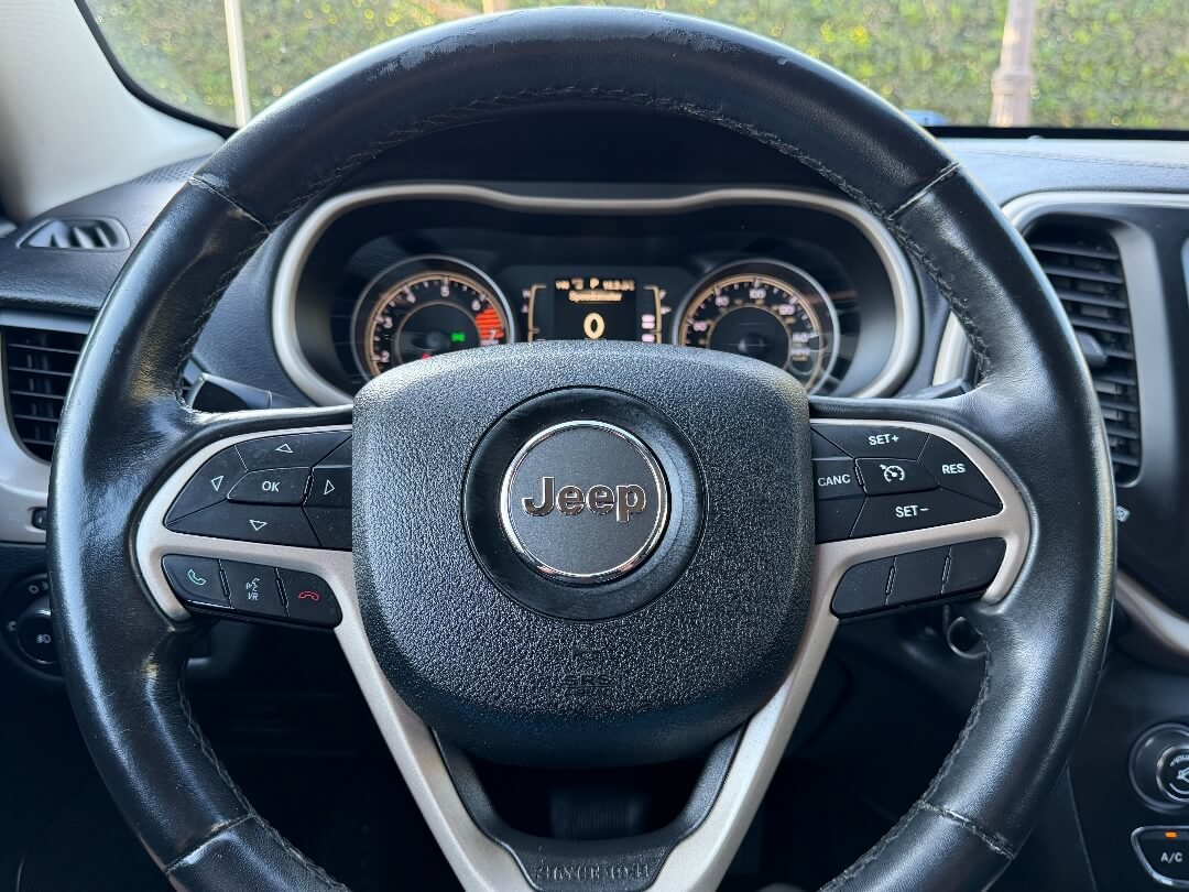 Used 2016 Jeep Cherokee 75th Anniversary FWD image 22