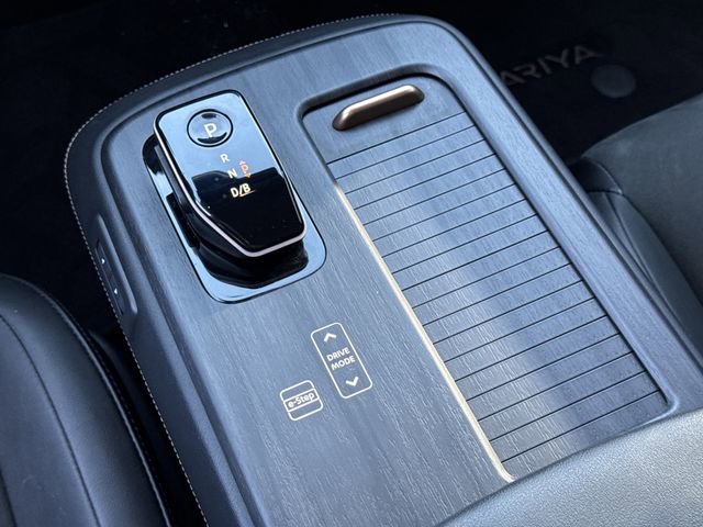 Used 2024 Nissan Ariya FWD image 17