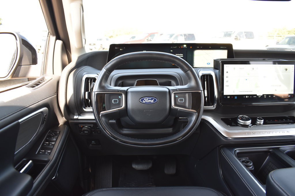 Used 2025 Ford Expedition Max Platinum w/ Driver's Package AWD/4WD image 16