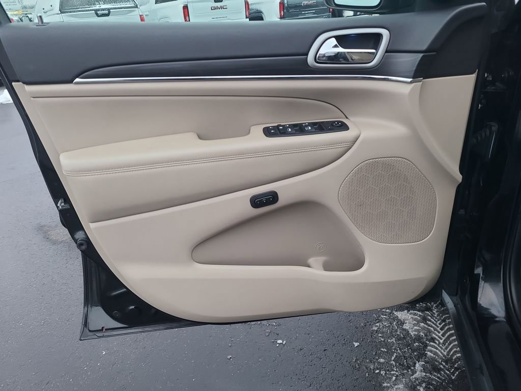 Used 2020 Jeep Grand Cherokee Limited w/ Trailer Tow Group IV image 19