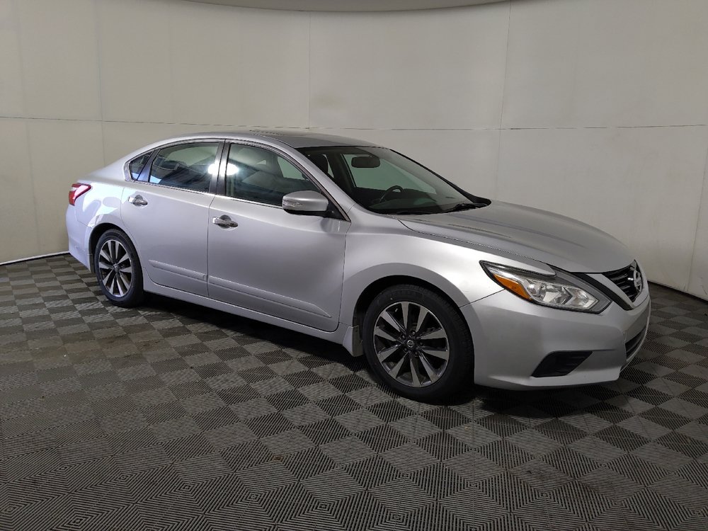 Used 2017 Nissan Altima 2.5 SV w/ Convenience Package FWD image 11