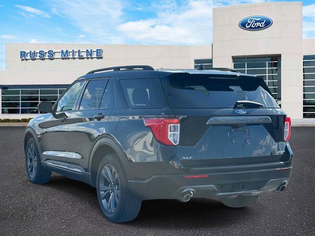 Used 2023 Ford Explorer XLT w/ Equipment Group 202A AWD/4WD image 5