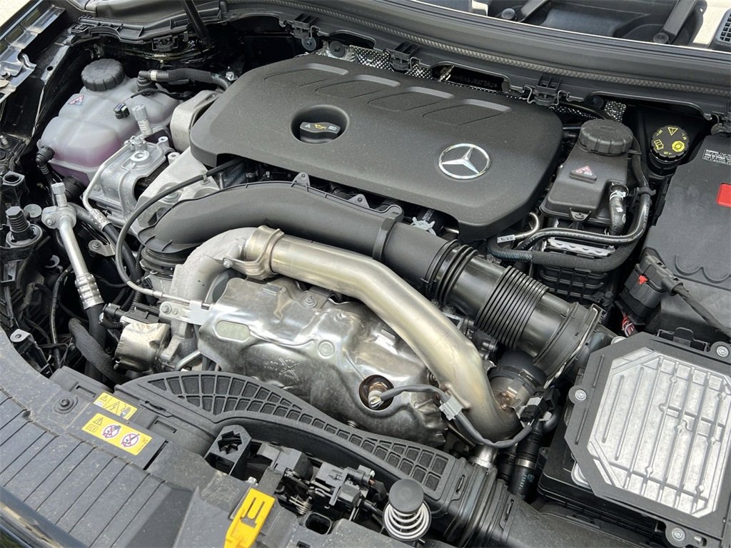 Certified 2025 Mercedes-Benz GLA 250 4MATIC image 27