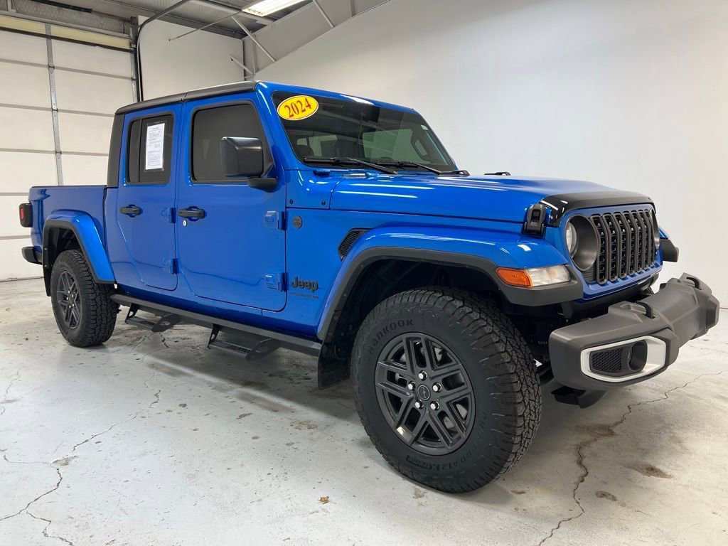 Used 2024 Jeep Gladiator Sport image 7