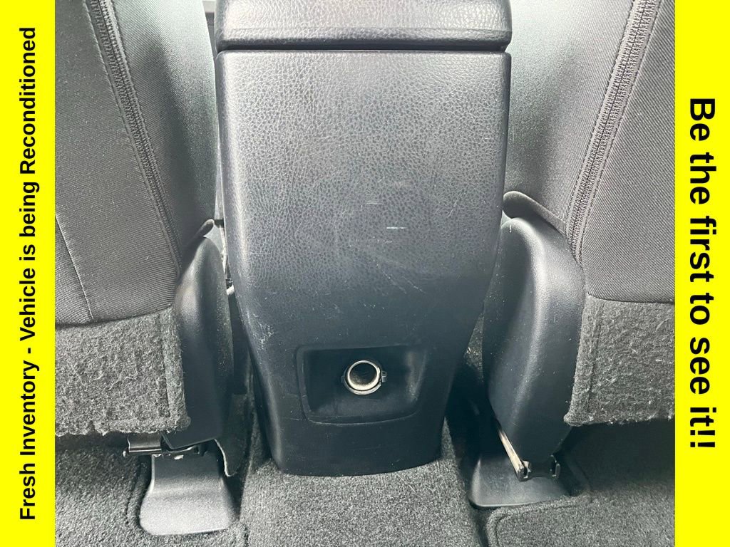 Used 2016 Toyota RAV4 XLE AWD/4WD image 32