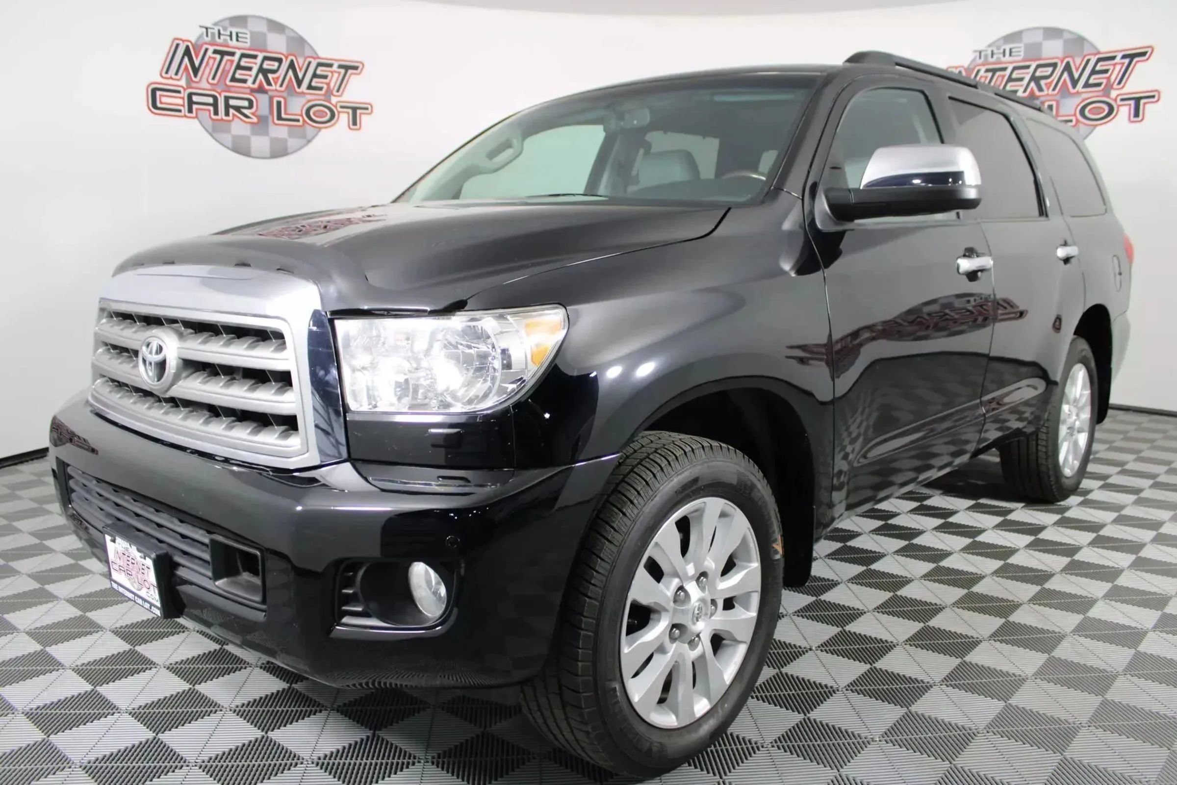 Used 2016 Toyota Sequoia Platinum AWD/4WD image 3
