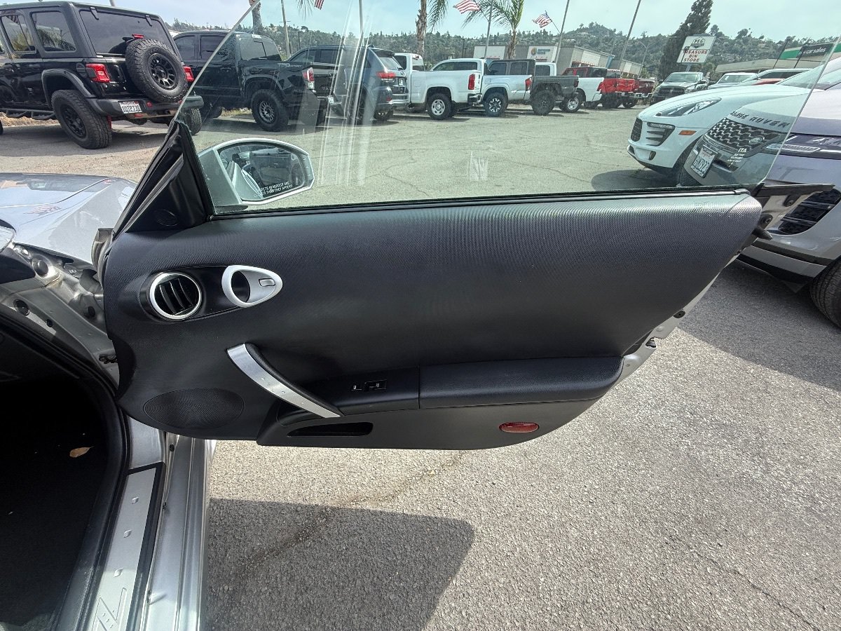 Used 2004 Nissan 350Z Touring RWD image 16