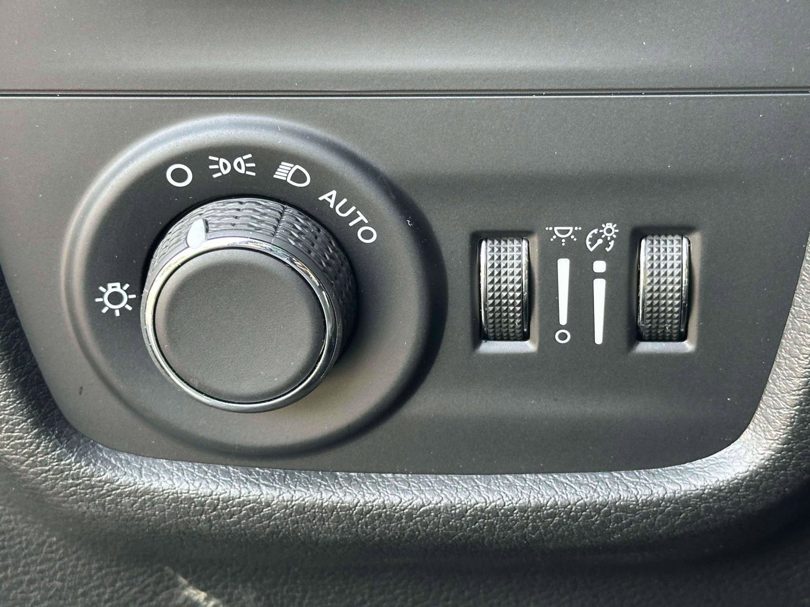 Used 2023 Jeep Grand Cherokee L Laredo image 20