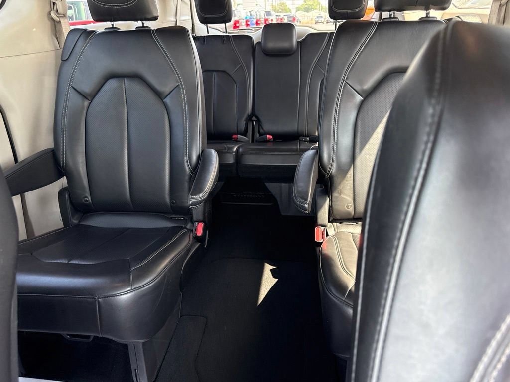 Certified 2023 Chrysler Pacifica Touring-L FWD image 30