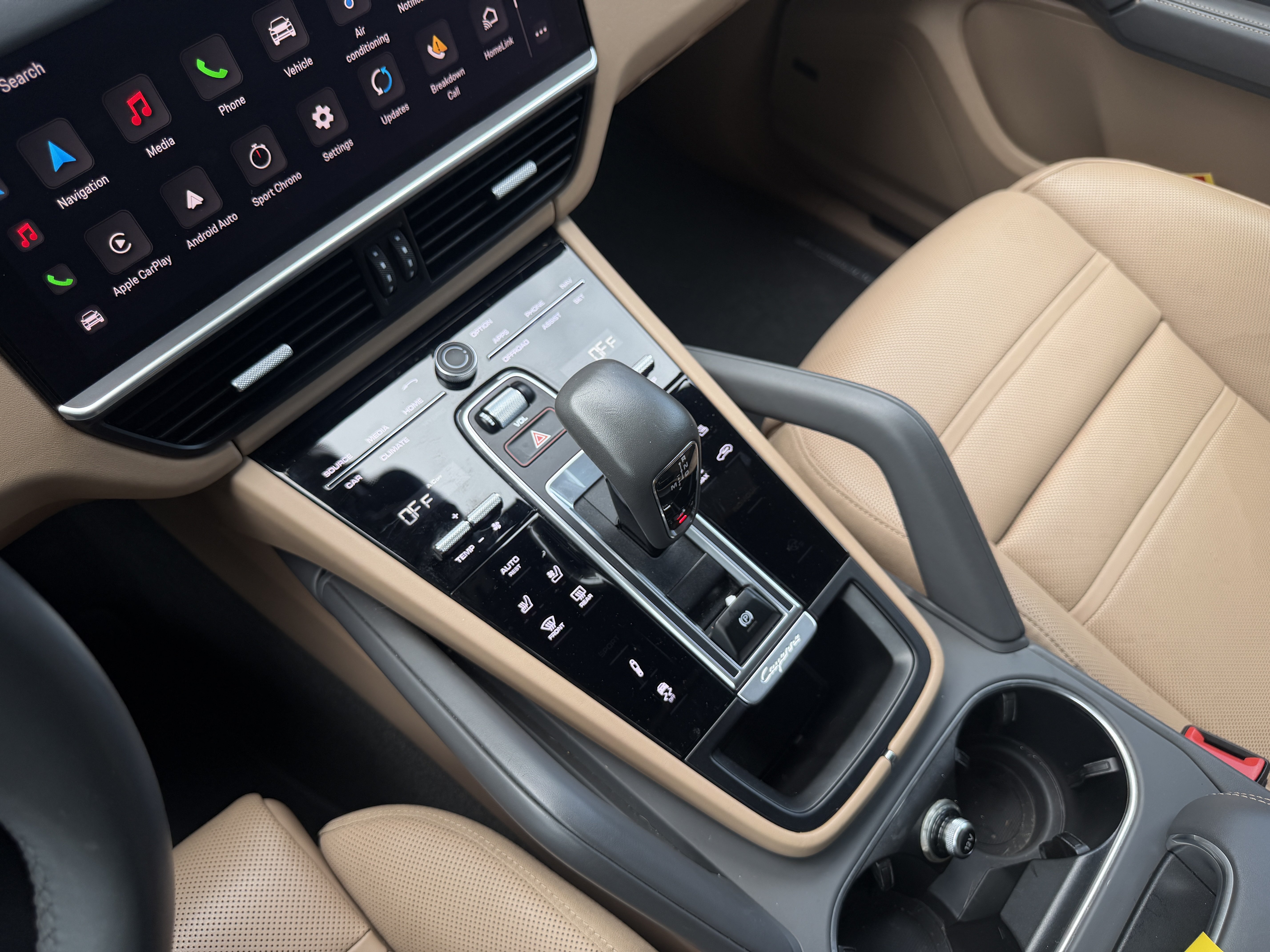 Certified 2023 Porsche Cayenne GTS AWD/4WD image 27