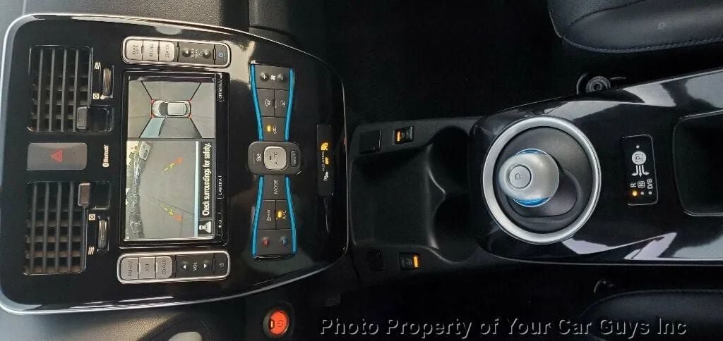 Used 2015 Nissan Leaf SL w/ Premium Package FWD image 25