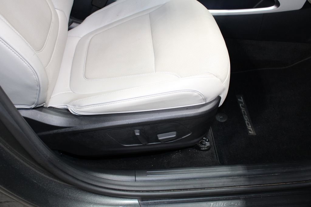 Used 2022 Hyundai Tucson Limited w/ Cargo Package image 21