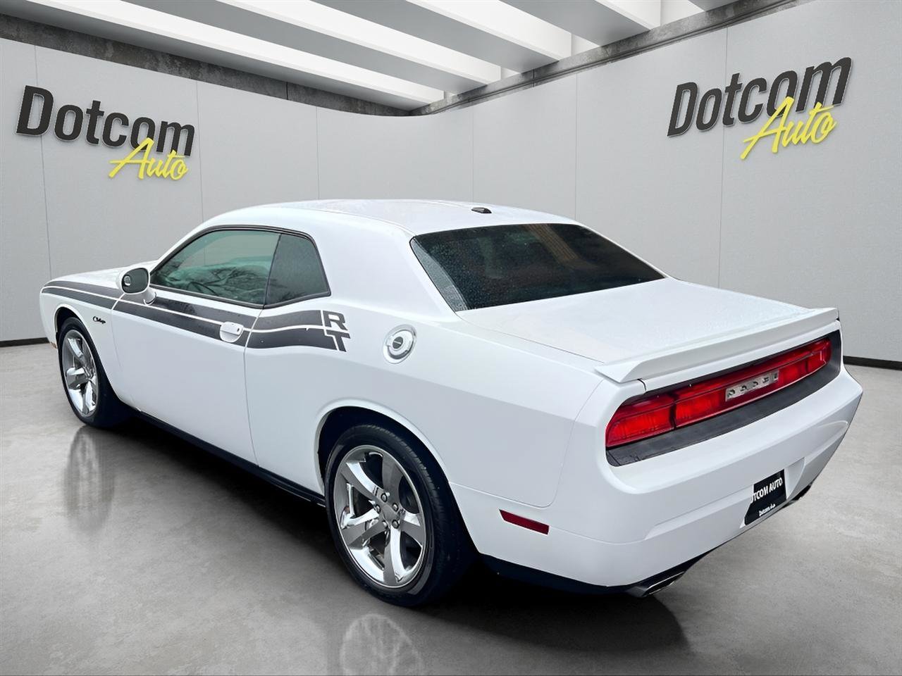 Used 2012 Dodge Challenger R/T image 5