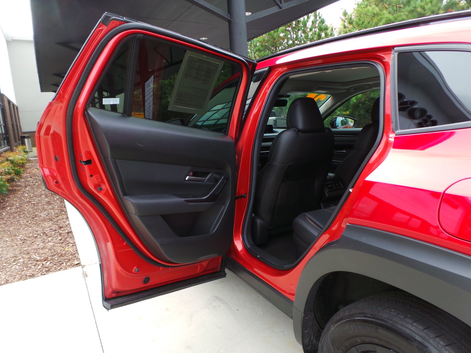 Certified 2025 MAZDA CX-50 AWD 2.5 Hybrid w/ Premium Pkg image 36