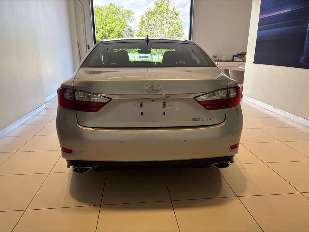 Used 2016 Lexus ES 350 w/ Luxury Package w/Wood Trim FWD image 3