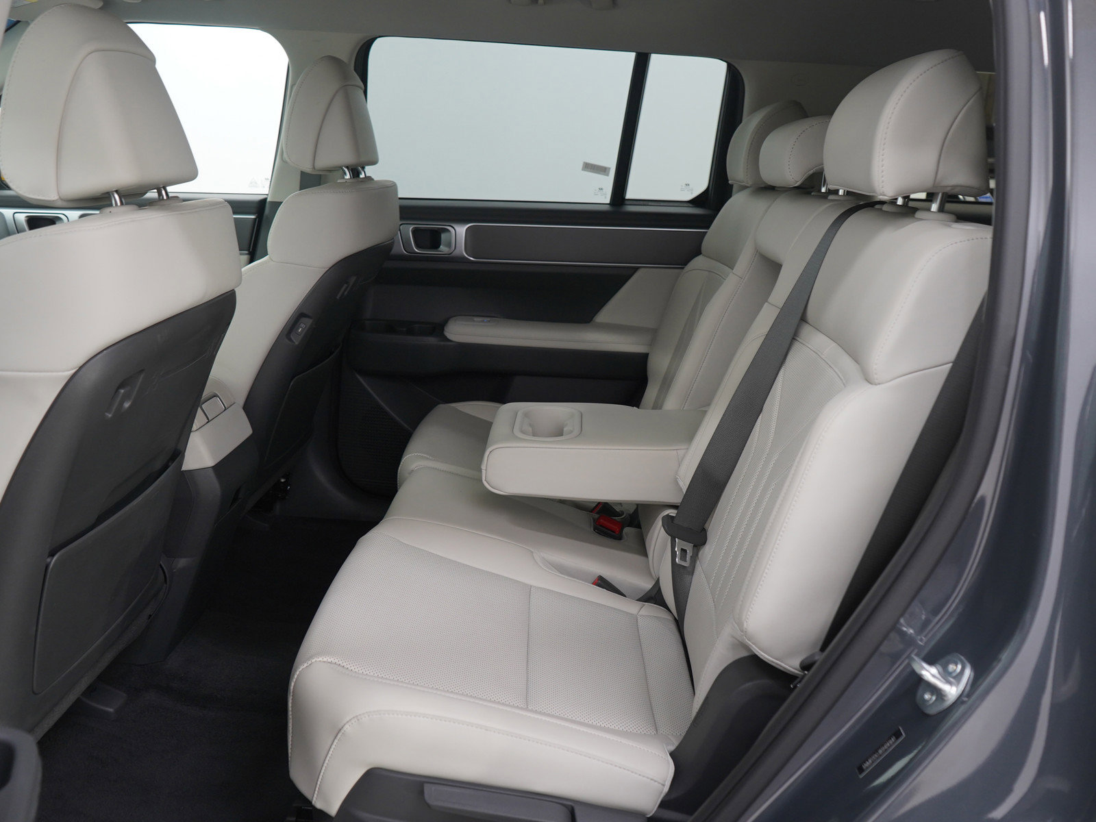 Used 2025 Hyundai Santa Fe SEL image 16