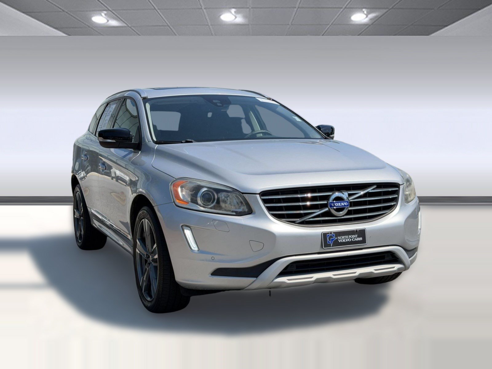 Used 2017 Volvo XC60 T5 Dynamic w/ Preferred Option Package FWD image 7
