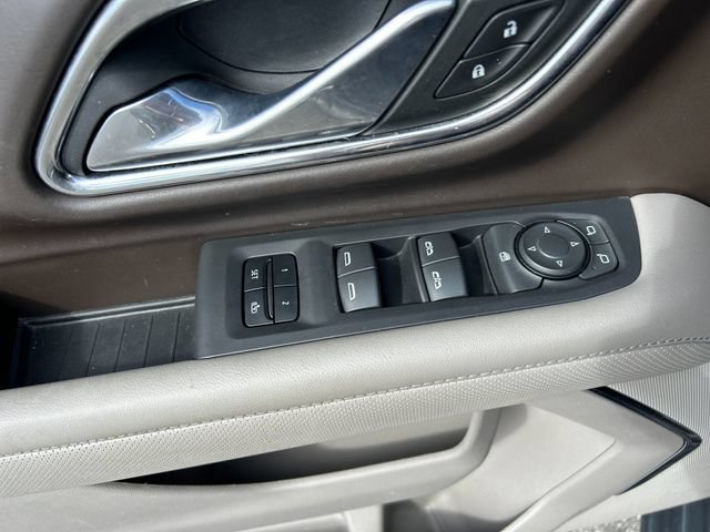 Used 2023 GMC Yukon SLT AWD/4WD image 13