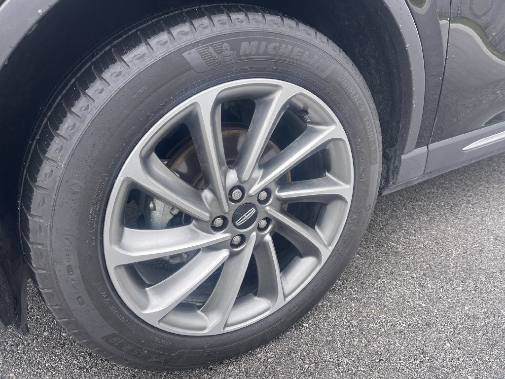 Used 2024 Lincoln Corsair AWD w/ Equipment Group 101A image 2