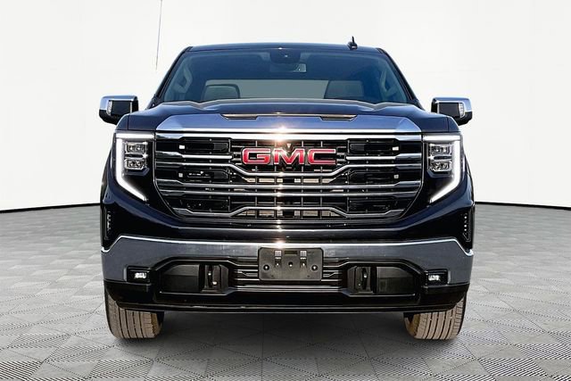 Used 2025 GMC Sierra 1500 SLT image 2