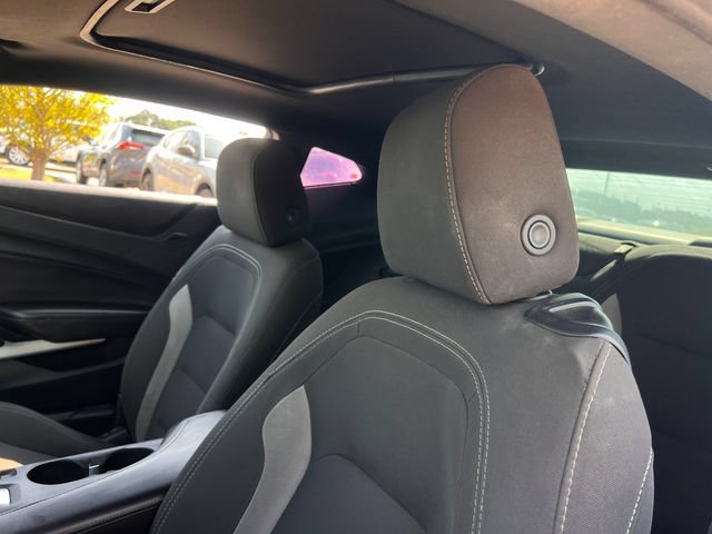 Used 2017 Chevrolet Camaro SS RWD image 12