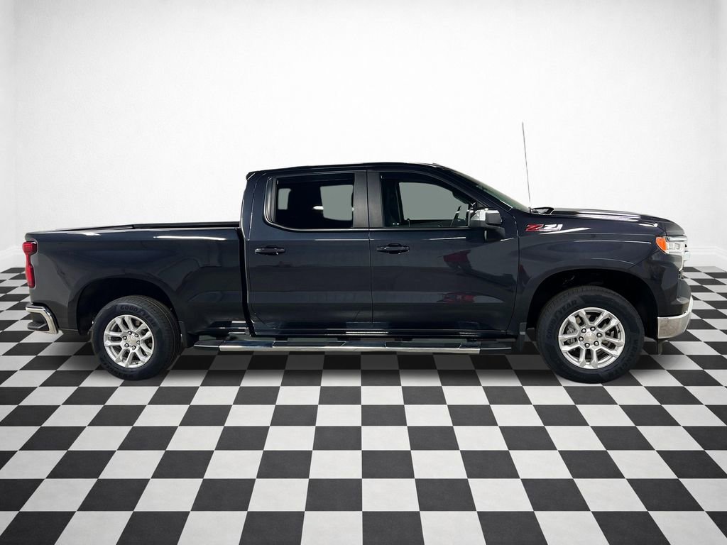 Used 2023 Chevrolet Silverado 1500 LT image 2