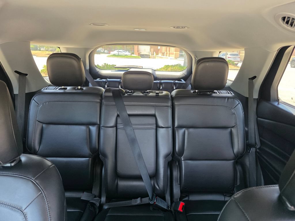 Used 2023 Ford Explorer XLT w/ Equipment Group 202A RWD image 25