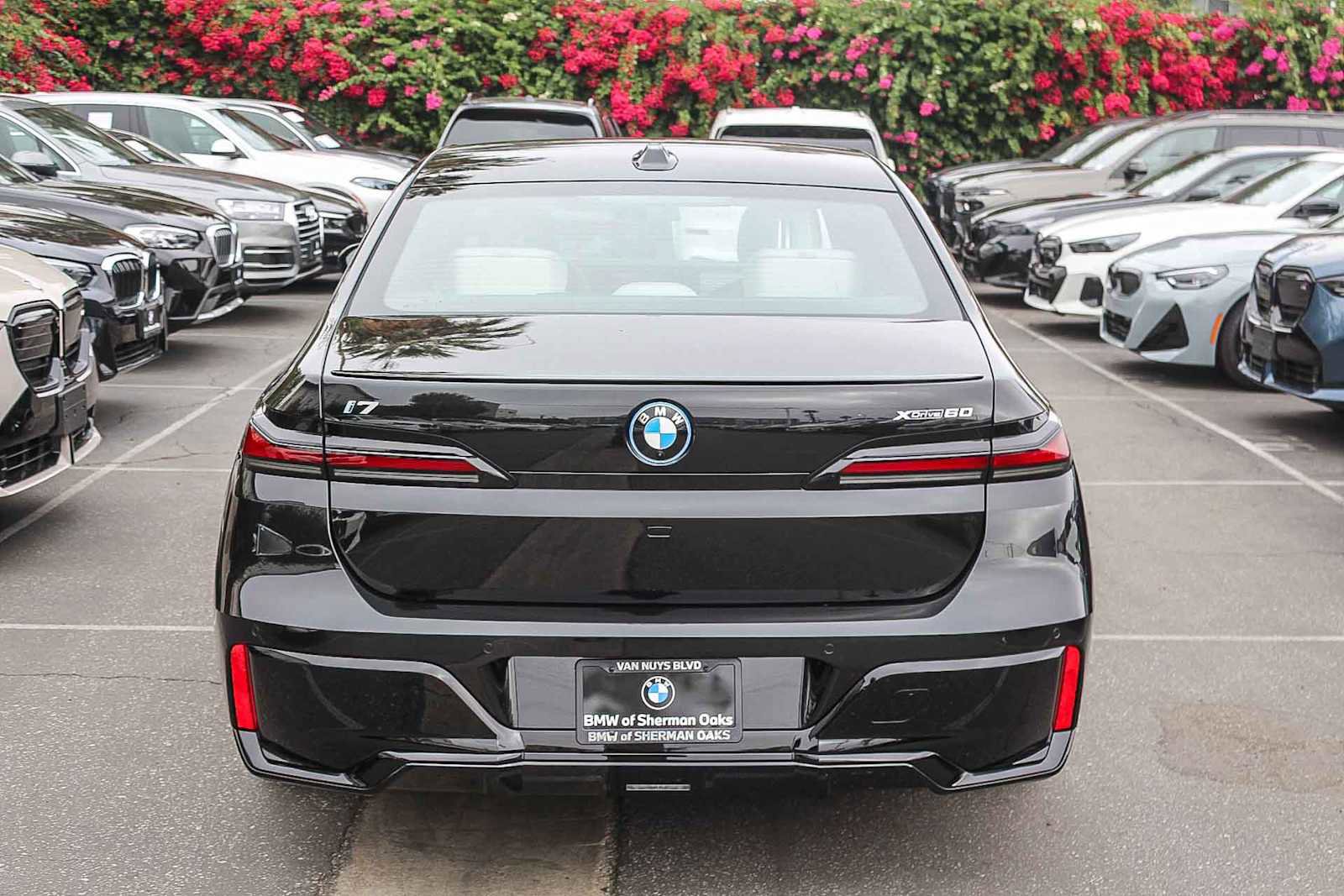 New 2026 BMW i7 xDrive60 w/ Executive Package image 9