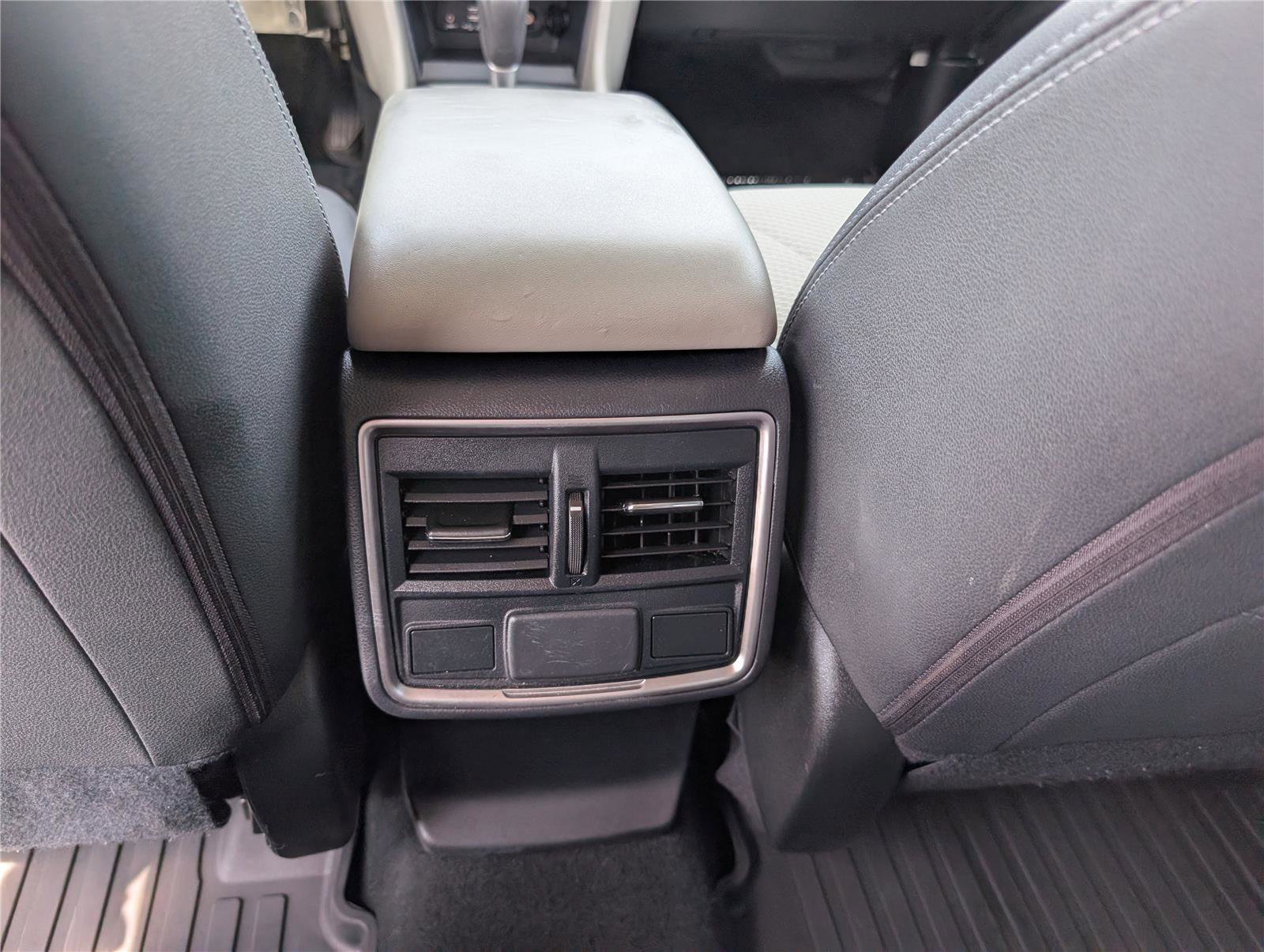 Used 2019 Subaru Forester Premium w/ All-Weather Package AWD/4WD image 18