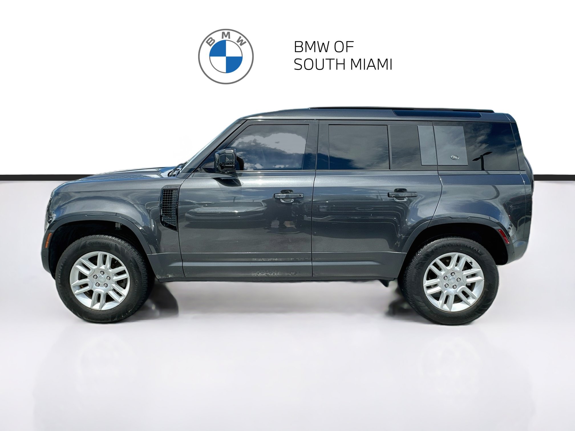Used 2023 Land Rover Defender 110 S AWD/4WD image 4