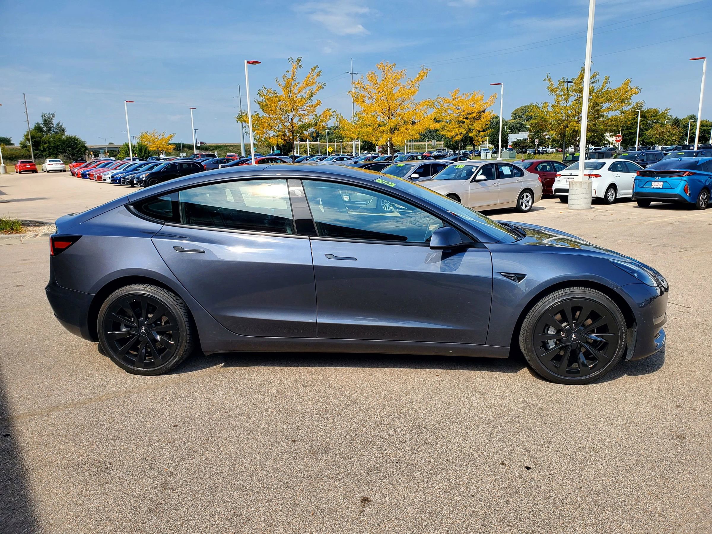 Used 2023 Tesla Model 3 Standard Range image 4