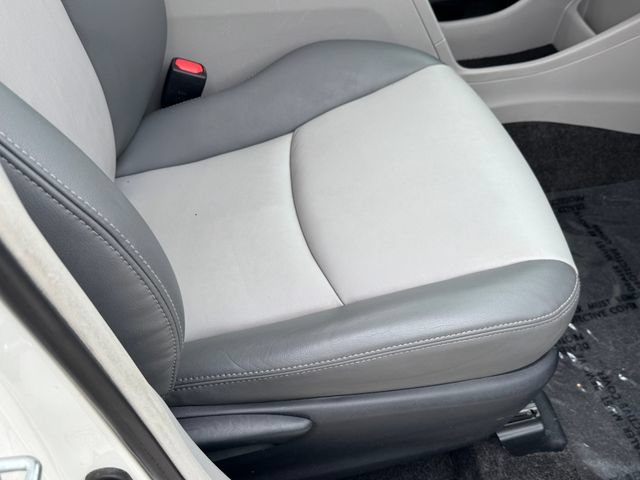 Used 2017 Toyota Prius V Five w/ Advanced Technology Package FWD image 10