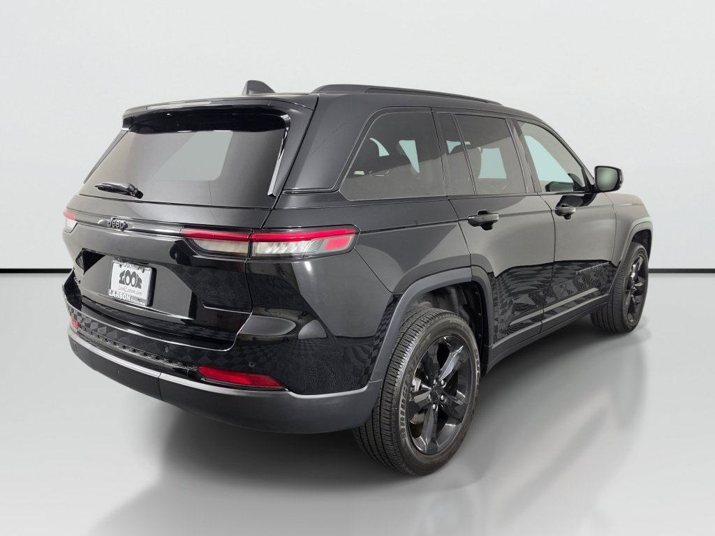 Used 2024 Jeep Grand Cherokee Altitude AWD/4WD image 6