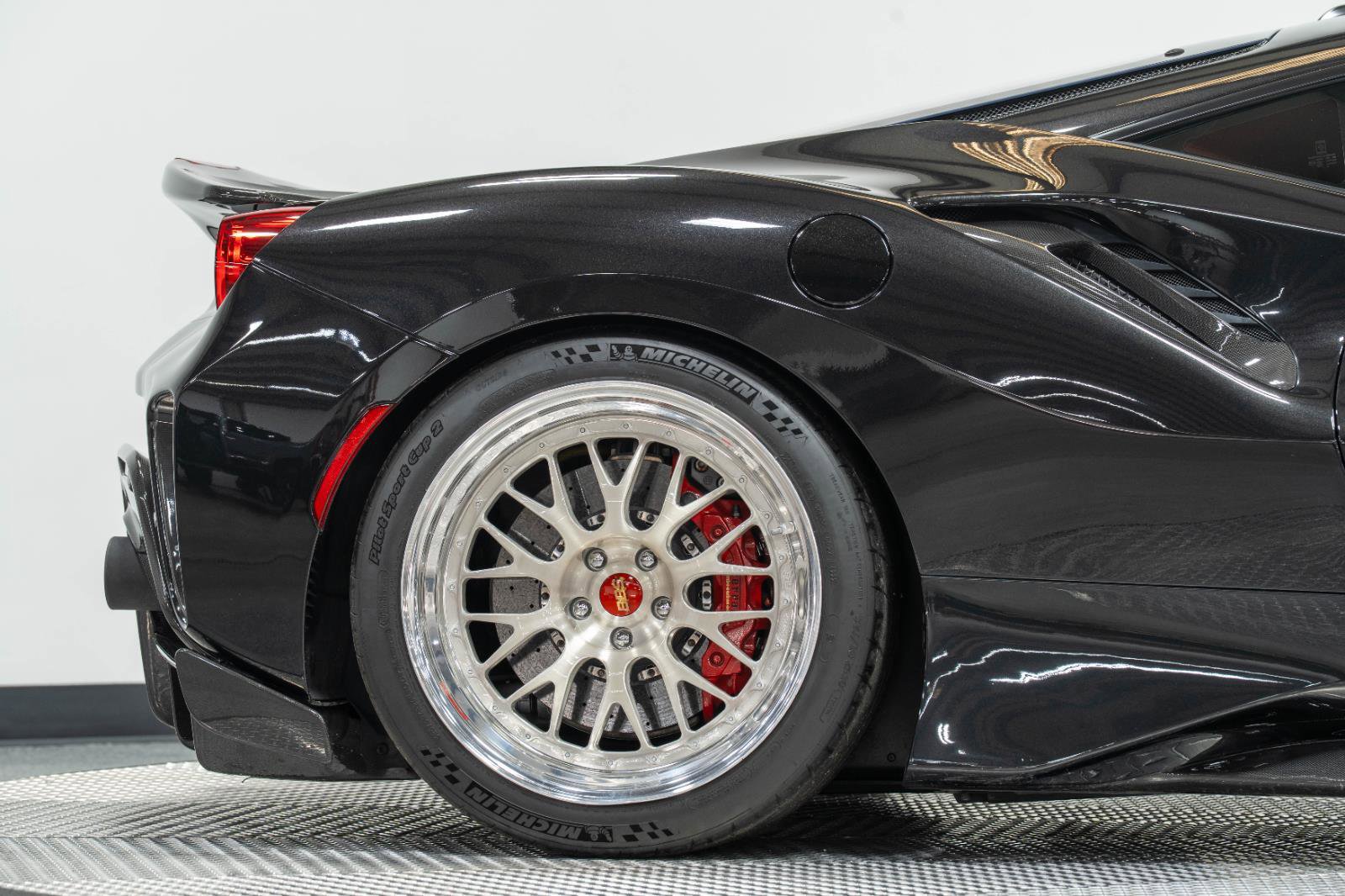Used 2019 Ferrari 488 Pista Coupe RWD image 22
