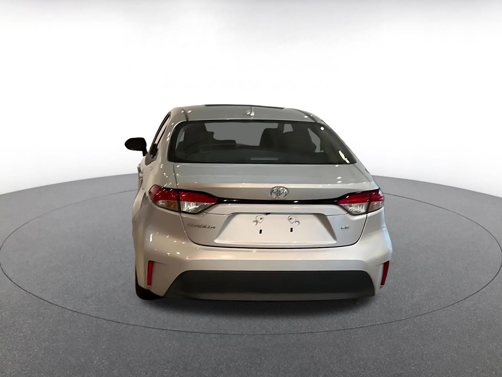 Used 2025 Toyota Corolla LE image 12