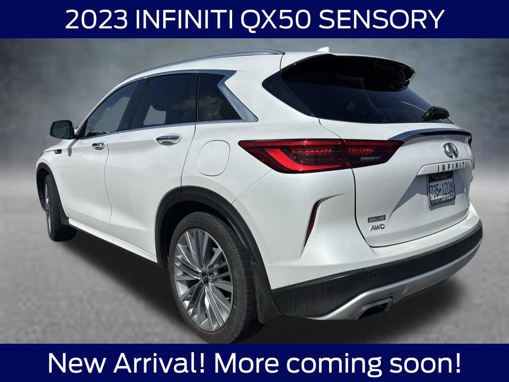 Used 2023 INFINITI QX50 Sensory image 3