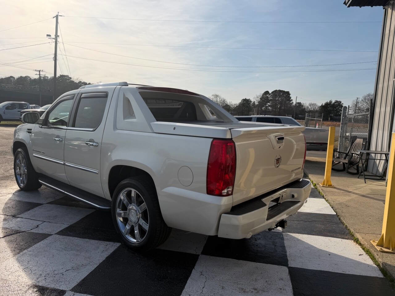 Used 2008 Cadillac Escalade EXT image 8