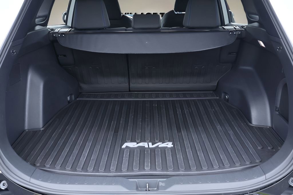 Certified 2023 Toyota RAV4 SE w/ Convenience Package image 15