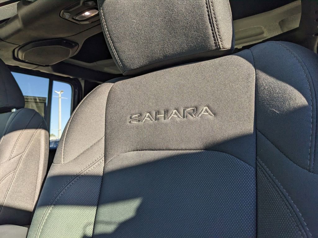 Used 2018 Jeep Wrangler Unlimited Sahara image 20